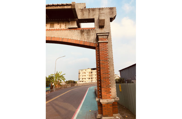 仁武中華里牌樓LED燈條工程的第3張圖片