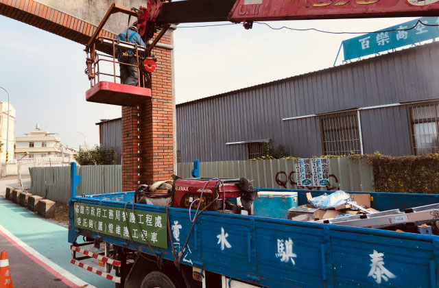 仁武中華里牌樓LED燈條工程的第7張圖片