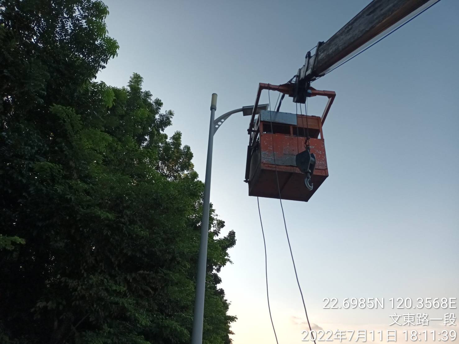 高雄市全面換裝節能(智能)路燈暨維護案(南區)的第2張圖片
