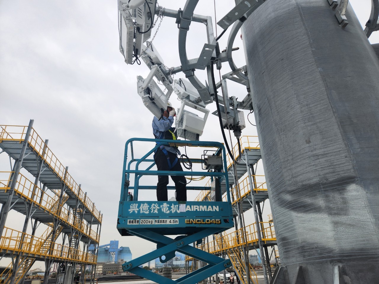 第七貨櫃中心第一期工程高桅桿照明工程的第5張圖片