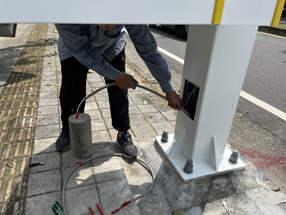 沙崙綠能科技示範場域5G智慧燈桿設備安裝的第3張圖片