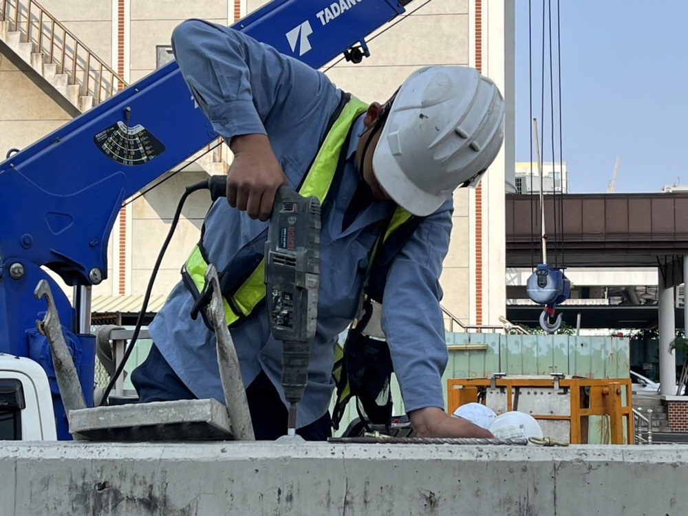 高雄車站三區通風井排煙管安裝的第4張圖片