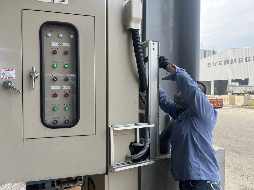 一般廠房電動門電源及投光燈安裝施作的第2張圖片