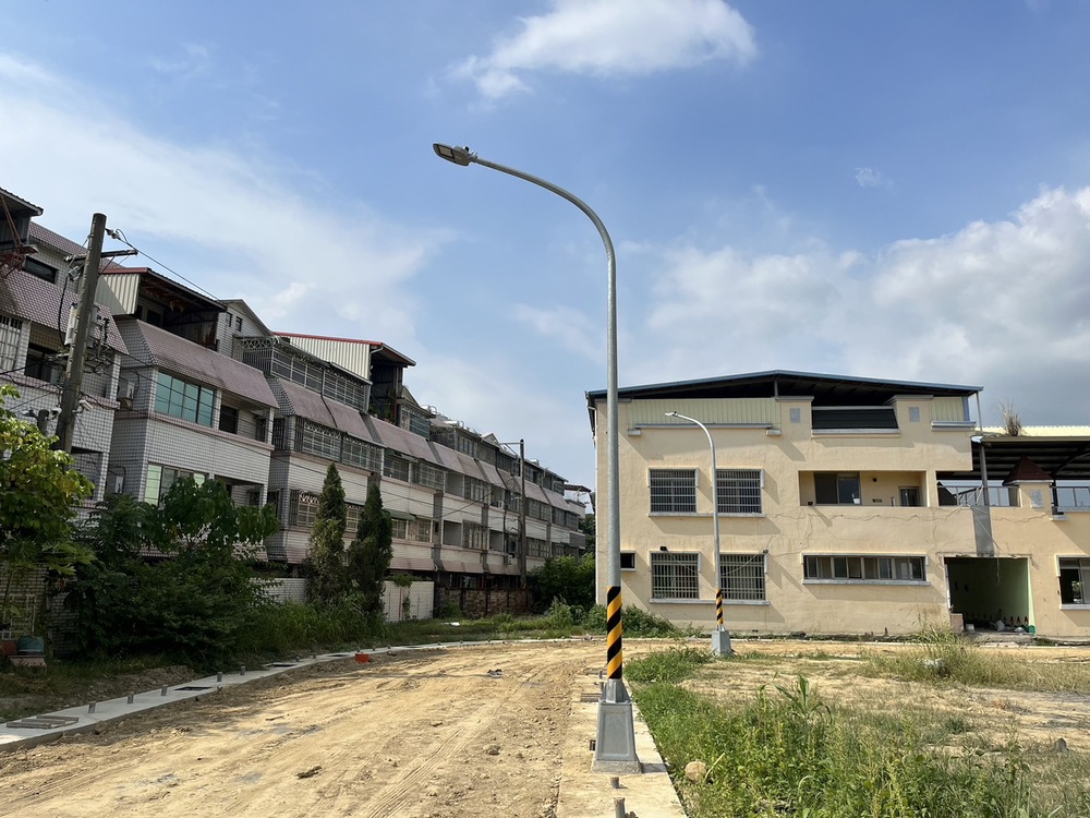 新建房屋沿線道路路燈及配管線安裝工程的第6張圖片