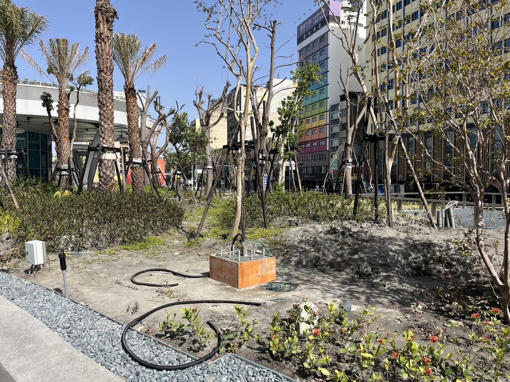 高雄車站裝置藝術設備安裝的第2張圖片