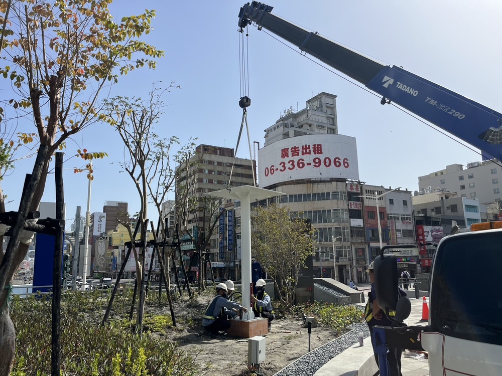 高雄車站裝置藝術設備安裝的第4張圖片